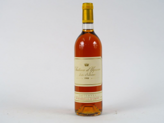 Vente aux enchères 1 BOUTEILLE CHÂTEAU D'YQUEM 1er CCS SAUTERNES - 1988