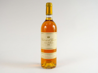 Vente aux enchères 1 BOUTEILLE CHÂTEAU D'YQUEM 1er CCS SAUTERNES - 1993