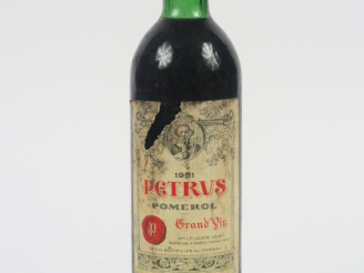 Vente aux enchères 1 BOUTEILLE PETRUS POMEROL - 1981 - LB/EA