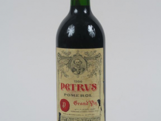 Vente aux enchères 1 BOUTEILLE PETRUS POMEROL - 1986 - ELA