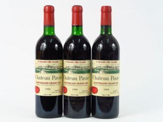 Vente aux enchères 3 BOUTEILLES CHÂTEAU PAVIE 1er GCC ST EMILION - 1990 - 1 BG/ 2 LB/1 ET