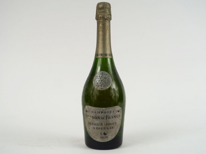 1 BOUTEILLE CHAMPAGNE PERRIER JOUET 'BLASON DE France' - 1976 - ETLA