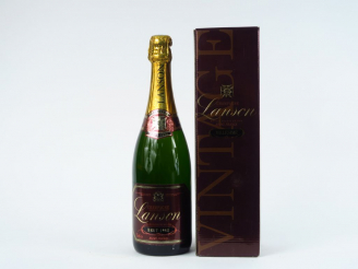 Vente aux enchères 1 BOUTEILLE CHAMPAGNE LANSON - 1982 - COFFRET