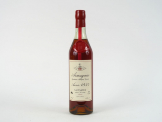 Vente aux enchères 1 BOUTEILLE ARMAGNAC CASTAREDE - 1934 - COFFRET