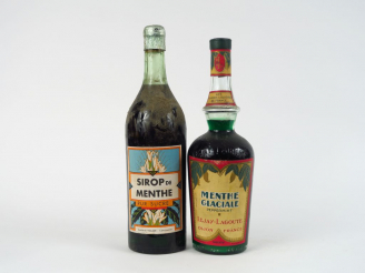 Vente aux enchères 2 VIEILLES BOUTEILLES SIROP DE MENTHE