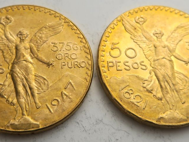 2 pièces de 50 pesos or. Frais acheteur 5 % TTC