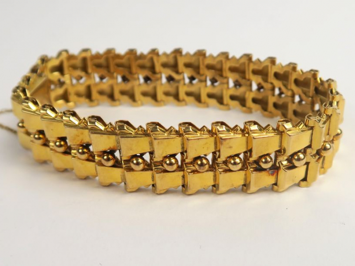 Bracelet Art Déco en or . Poids : 28,7 g