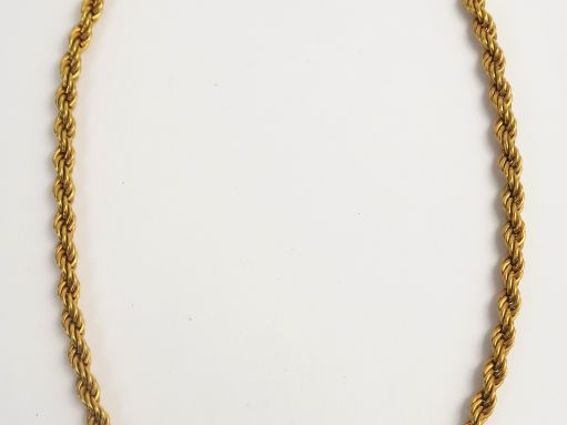 Collier en or, maille tressée. Poids : 27 g