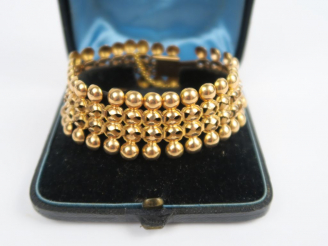 Vente aux enchères Bracelet Napoléon III en or. Poids : 19,2 g (petit accident)