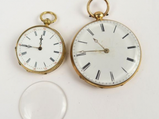 Vente aux enchères Montre de gousset (cuvette en métal) et montre de col en or. Poids tel