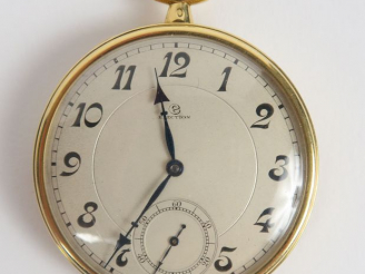 Vente aux enchères ELECTION. Montre en or . Poids tel : 58 g
