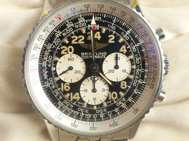BREITLING. Montre cosmonaute II,  dans son coffret avec ses documents