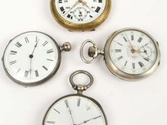 Vente aux enchères Trois montres de gousset en argent. Poids tel : 170 g. On y joint une 