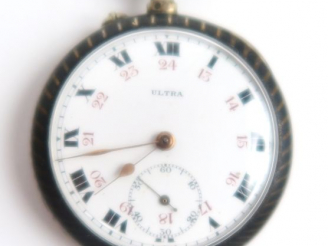 Vente aux enchères Montre de gousset en argent. Poids tel : 53,6 g