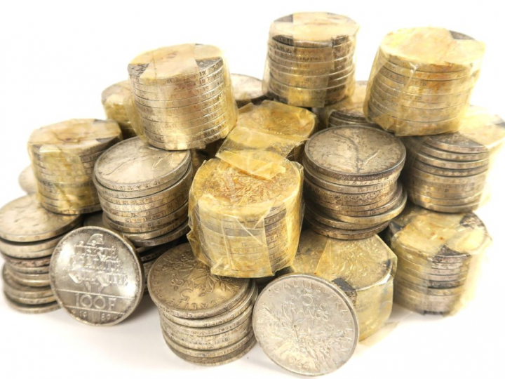 258 pièces de 5 francs argent, 1 pièce de 100 francs argent
