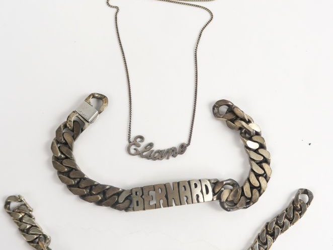 Deux gourmettes et un collier 'Eliane', l'ensemble en argent. Poids : 