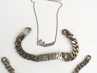 Vente aux enchères Deux gourmettes et un collier 'Eliane', l'ensemble en argent. Poids : 