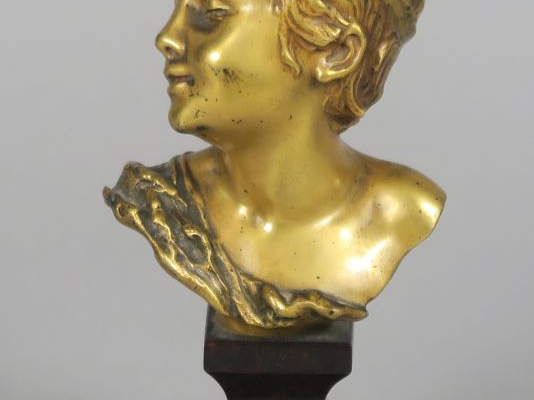 Raoul LARCHE "Jeune prince" Sujet en bronze doré. Socle en marbre. Sio