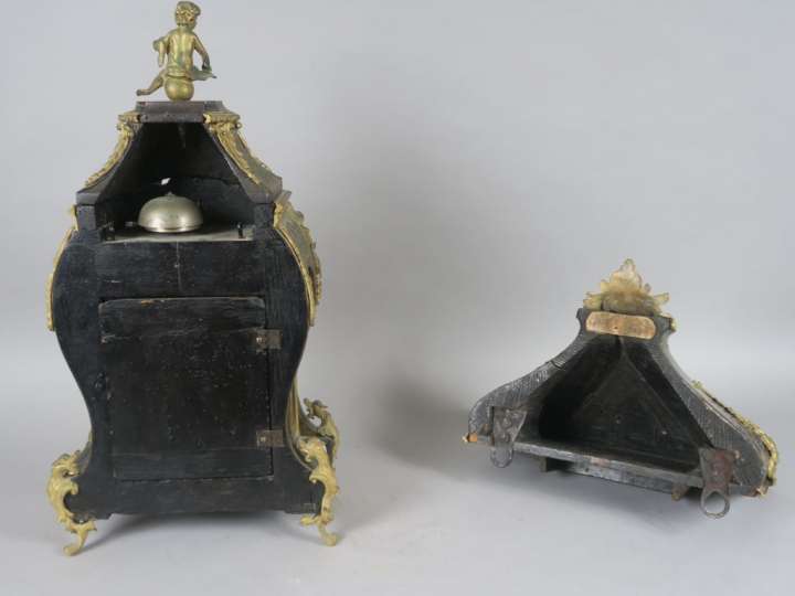 Cartel d'applique de style Louis XIV en marqueterie Boulle,  ornementa