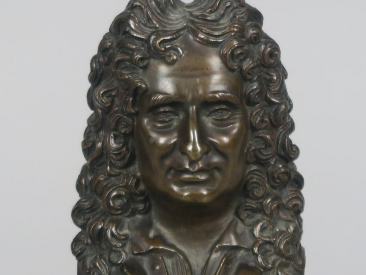 CHARDIGNY "Portrait de Boileau" Sujet en bronze à patine brune.  Signé