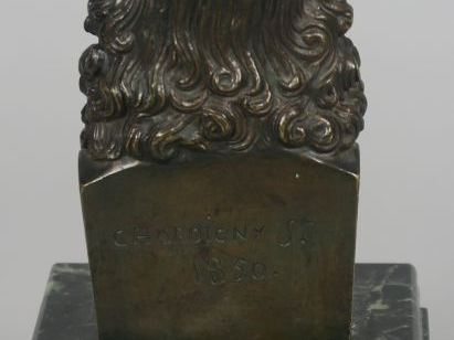 CHARDIGNY "Portrait de Boileau" Sujet en bronze à patine brune.  Signé