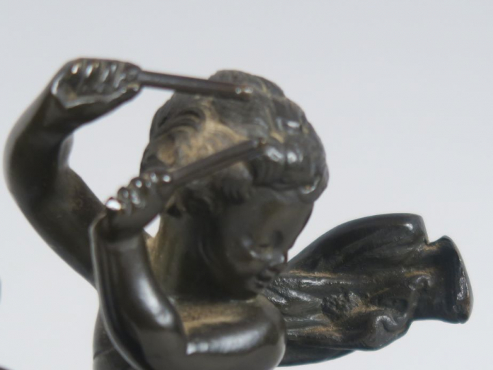 CLODION (d'après) "Amours musiciens" Groupe en bronze à patine brune. 