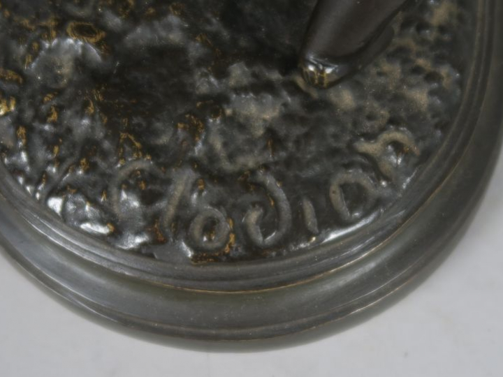 CLODION (d'après) "Amours musiciens" Groupe en bronze à patine brune. 