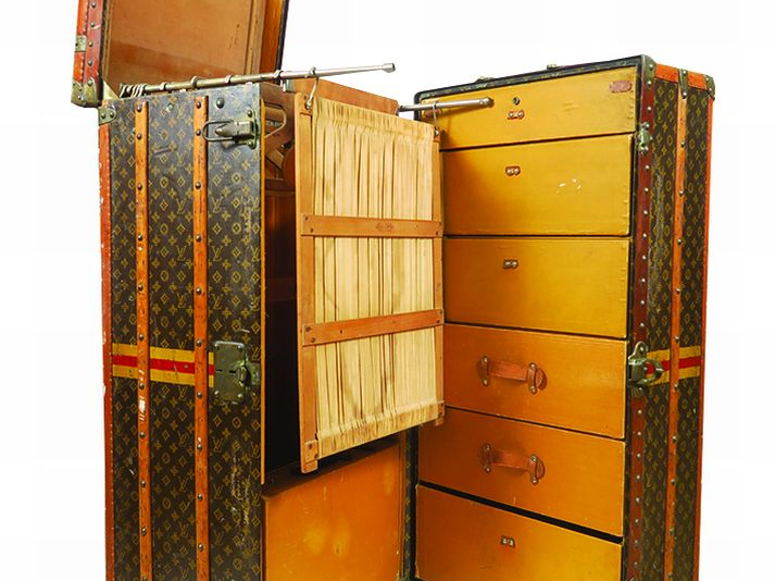 Louis VUITTON. Malle cabine "Wardrobe" en toile monogrammée, renforts,