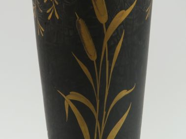 PINON HEUZÉ à Limoges.  Grand vase en céramique laqué noir, à décor do