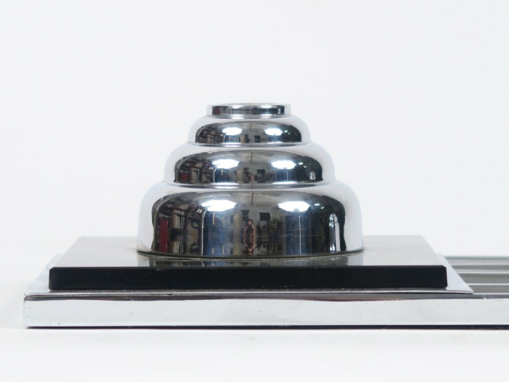 Encrier Art déco en métal chromé composition.  10 x 58 x 18,5 cm