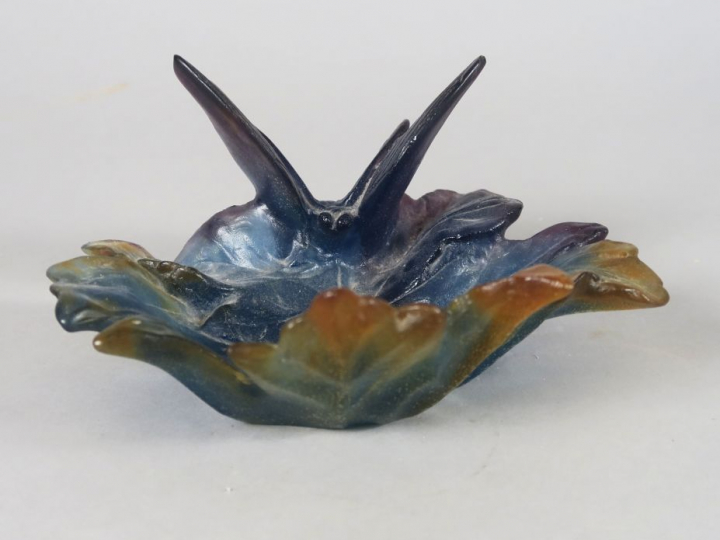 DAUM France.  Vide poche en pâte de verre en forme de feuille de plata