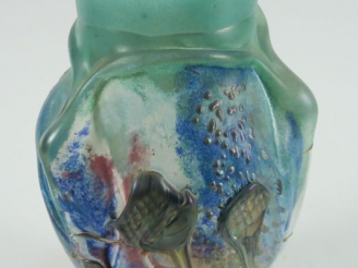 Vente aux enchères Jean-Claude NOVARO.  Vase en verre soufflé, à décor intercalaire et ap