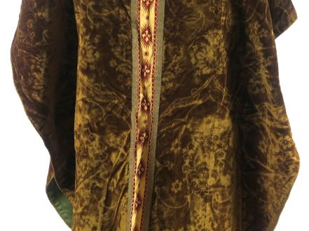 Chasuble semi-gothique et son étole XIXème -  XXème , velours vert fra