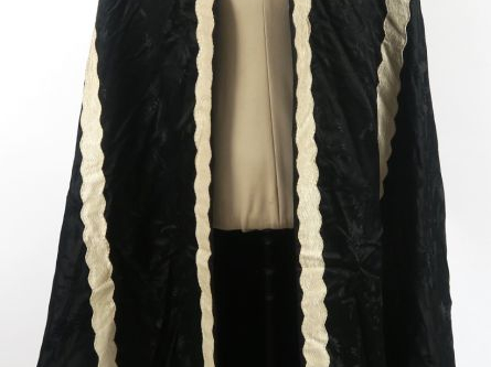 Très belle chape de deuil fin XIXème - début XXème, étoffe façonnée no