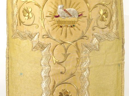 Lot comprenant une chasuble et son voile de calice fin XIXème - début 