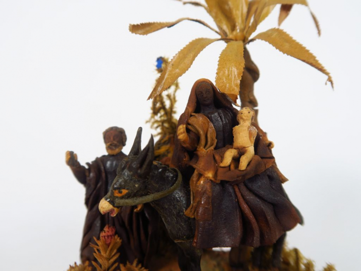 Sujet XIXème en bois sculpté et matériaux composites polychrome "La Sa