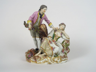 Vente aux enchères Coupe XIXème en porcelaine polychrome de Saxe "Scène galante". Dim. 29