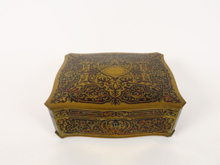 Coffret à bijoux Napoléon III en marqueterie Boulle, écaille rouge et 