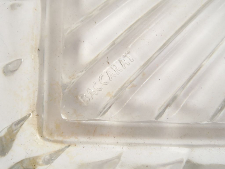 BACCARAT.  Service de nuit en cristal comprenant un verre, un vide poc