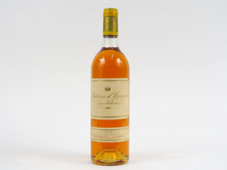 Vente aux enchères 1 BOUTEILLE CHÂTEAU D'YQUEM 1er CCS SAUTERNES - 1985 - BG