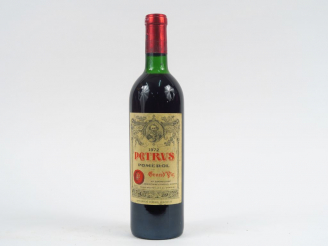 Vente aux enchères 1 BOUTEILLE PETRUS POMEROL - 1972 - LB