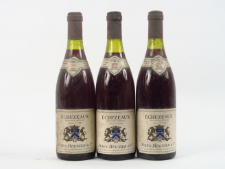 Vente aux enchères 3 BOUTEILLES ECHEZEAUX GC J. REGNIER - 1972 - 1 à 2 CM/2 à 2,5 CM