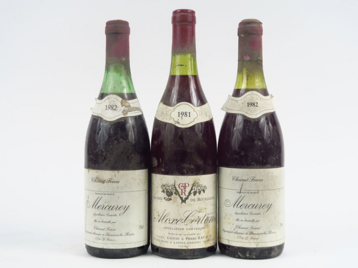 3 BOUTEILLES : 2 MERCUREY CHANUT 1982 3,5 CM - 1 ALOXE CORTON RAVAUT 1