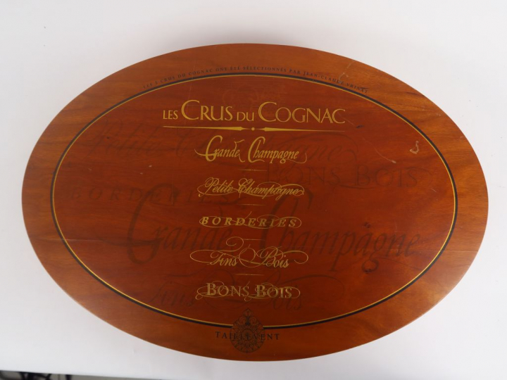 COFFRET (5 FLACONS DE 20 cl) LES CRUS DE COGNAC 'TAILLEVENT' : GRANDE 