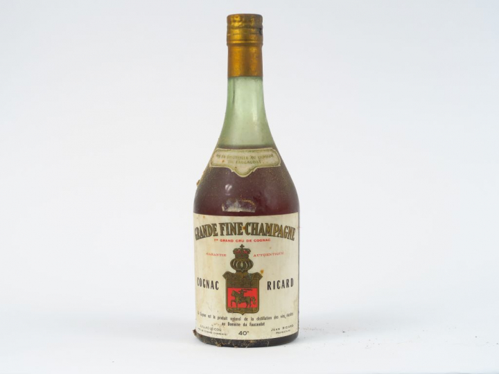 1 VIEILLE BOUTEILLE GRANDE FINE CHAMPAGNE 1er GRAND CRU DE COGNAC J. R
