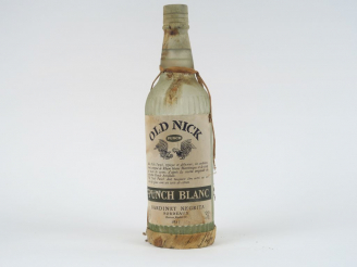 Vente aux enchères 1 VIEILLE BOUTEILLE PUNCH BLANC 'OLD NICK' NEGRITA 37°