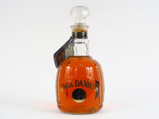 Vente aux enchères 1 MAGNUM JACK DANIEL'S 'OLD N°7' 43° - COFFRET