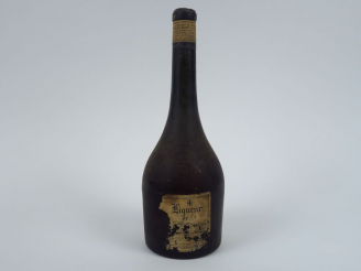 Vente aux enchères 1 TRES VIEILLE BOUTEILLE LIQUEUR 'VIEILLE CURE' - ETA