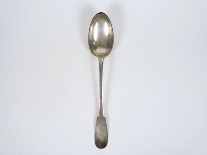 Cuillère à ragout XVIIIème en argent, modèle uniplat.  Poids. 170 gr