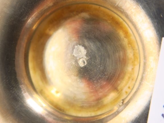 Sucrier en argent, poinçon Minerve, décor d'armoiries et de feuillage.